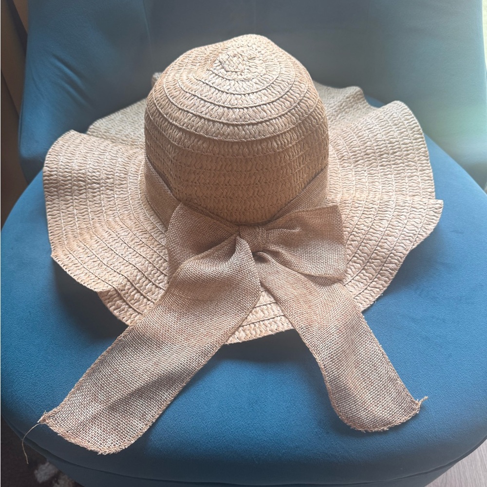 Elegant Tan Sun Hat with Bow